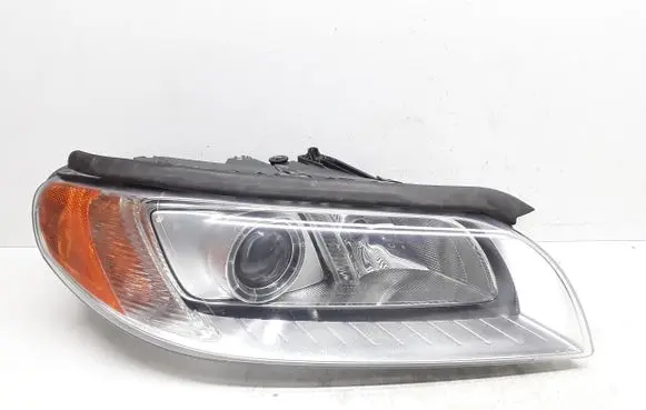 Volvo V70 Headlight/headlamp 31214348