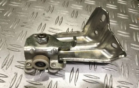 Peugeot Boxer Sliding door upper roller guide/hinge B935
