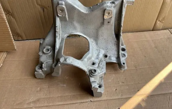 Audi A4 S4 B9 Engine mounting bracket 8W0399295E