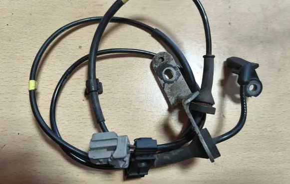 Volvo V70 ABS rear brake sensor 3524256 100711160373