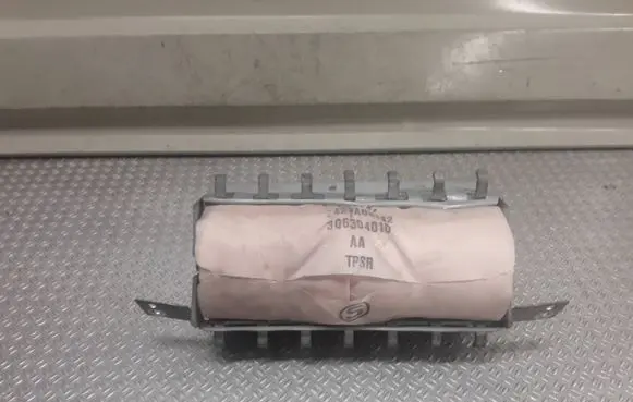 Nissan Note (E11) Passenger airbag 306304010