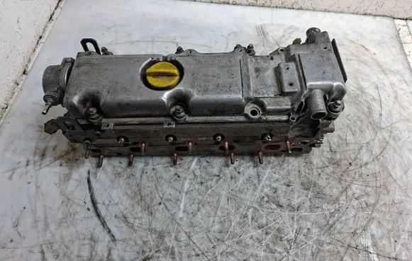 Opel Zafira A Engine head R9128018