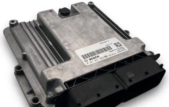 Fiat 500X Engine control unit/module ECU 0281037068 4772