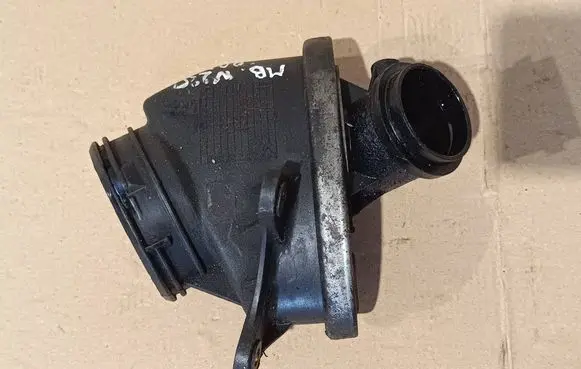 Mercedes-Benz C W204 Intake resonator A6460981007 054548