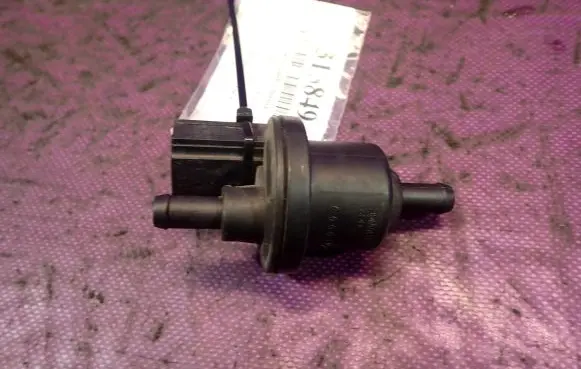 Volkswagen Golf Plus Vacuum valve 6QE906517