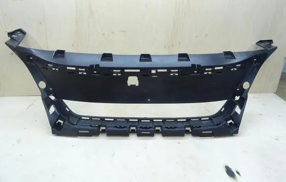 Front bumper mounting bracket