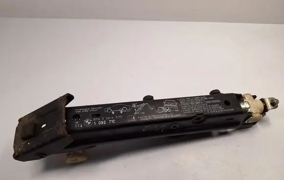 BMW 5 E39 Lift Jack 1092710 71121092710 71121096040