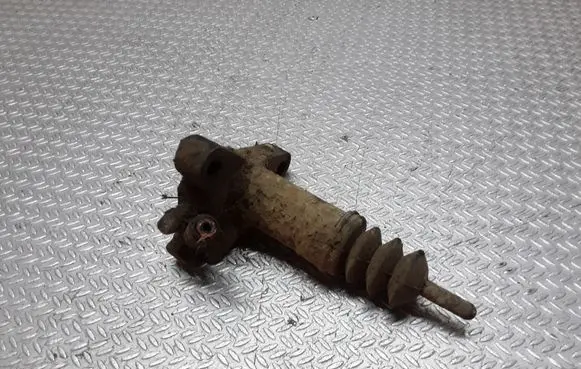 Clutch slave cylinder