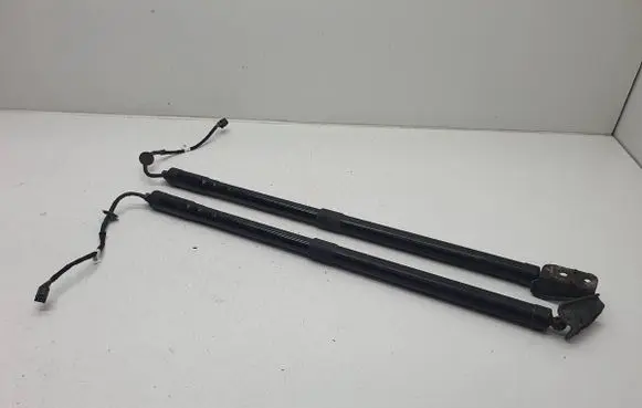 Ford Grand C-MAX Shock absorber/damper mounting bracket 