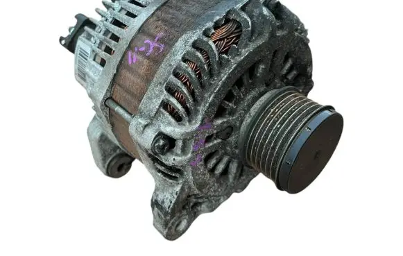 Renault Laguna III Generator/alternator 8200960533 A004TJ0582ZE