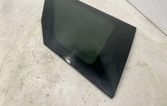 Ford Bronco Rear side window M1PBS29751DB DOT615M30VGAS3