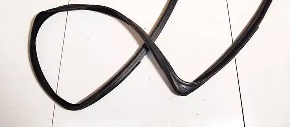 Opel Corsa D Rubber seal front coupe door 