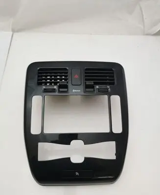 Nissan Leaf I (ZE0) Radio/GPS head unit trim 682603NA0A
