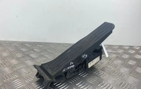 Skoda Superb B6 (3T) Accelerator throttle pedal 6PV008600