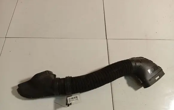 Mercedes-Benz C W203 Air intake hose/pipe 409665