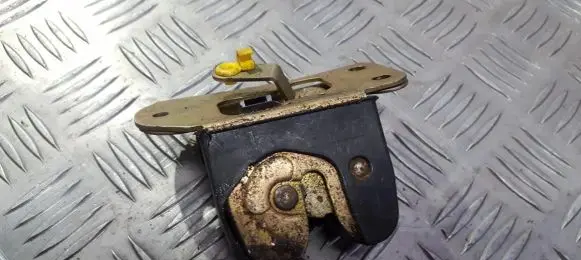 Mitsubishi Carisma Tailgate/trunk/boot lock/catch/latch
