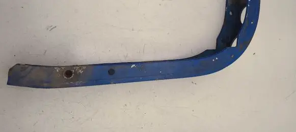 Audi A8 S8 D2 4D Fender mounting bracket 4D0821138AM