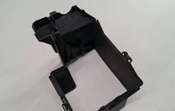 Volvo V70 Fuse box cover 9452548