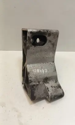 Volvo XC90 Engine mounting bracket 8684381