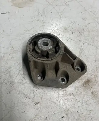 Audi A4 S4 B7 8E 8H Rear differential/diff mount bracket 8E03599125M