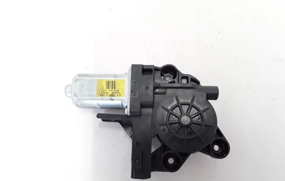 Volvo V70 Front door window regulator motor 970714