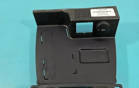 Ford Focus Center console JX7B-A048W42-A IMPRK1536223