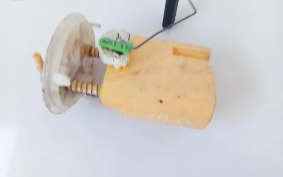 Renault Clio III Fuel level sensor 