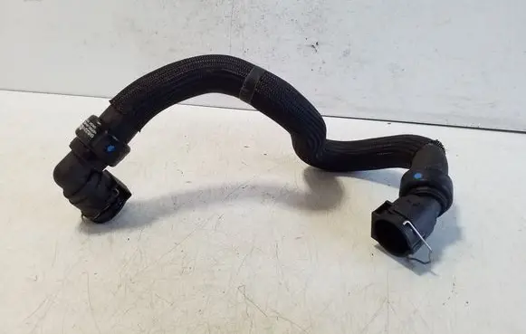 Engine coolant pipe/hose