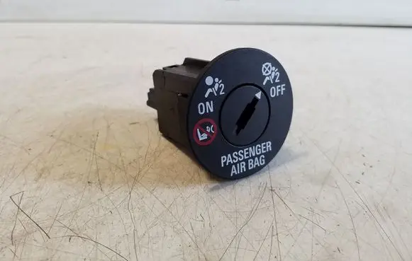 Passenger airbag on/off switch