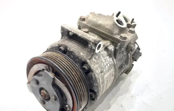 Volkswagen Golf V Air conditioning (A/C) compressor (pump) 1K0820859F