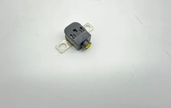 Maserati Ghibli Battery relay fuse 670105054