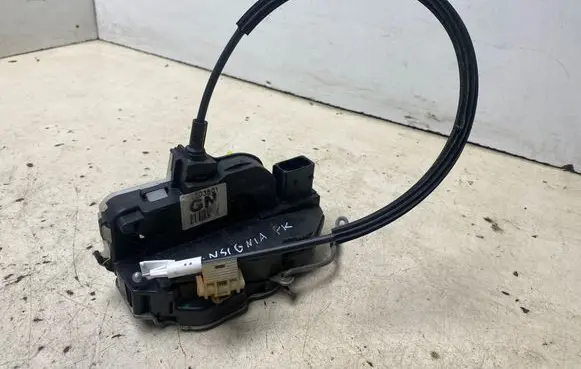Opel Insignia A Front door lock 3023801F 02786257