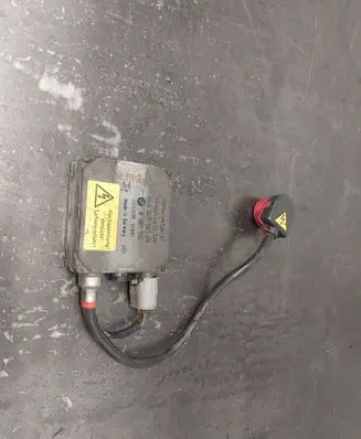 BMW 5 E39 Headlight ballast module Xenon 8387114