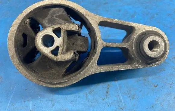 Mini One - Cooper Coupe R56 Engine mount bracket 57527812