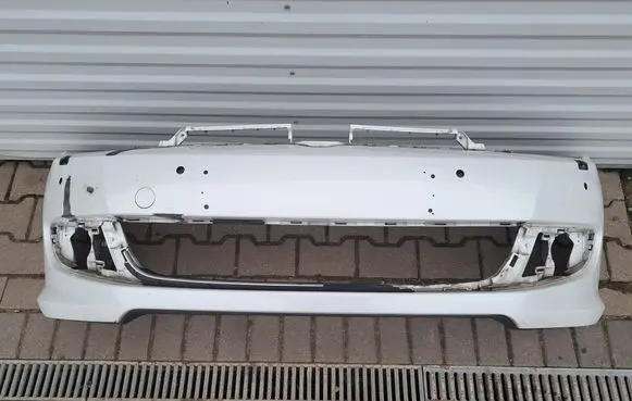 Volkswagen Golf VI Front bumper 5k0807221s