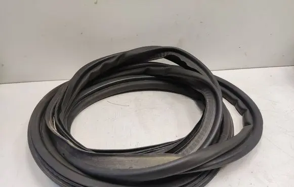 Citroen C4 Grand Picasso Loading door rubber seal (on body) 