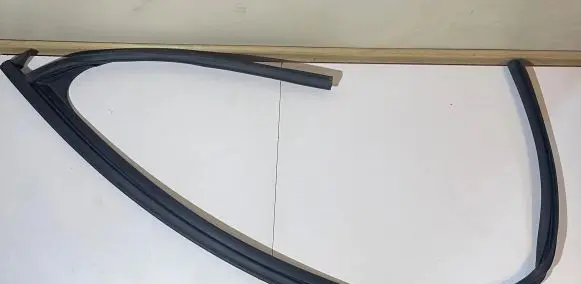 Skoda Octavia Mk3 (5E) Rubber seal front coupe door window 5E0837431E