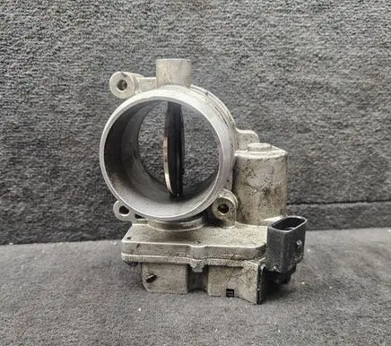 Volkswagen Touareg I Throttle valve 556137 E0BE18 4E0145950H