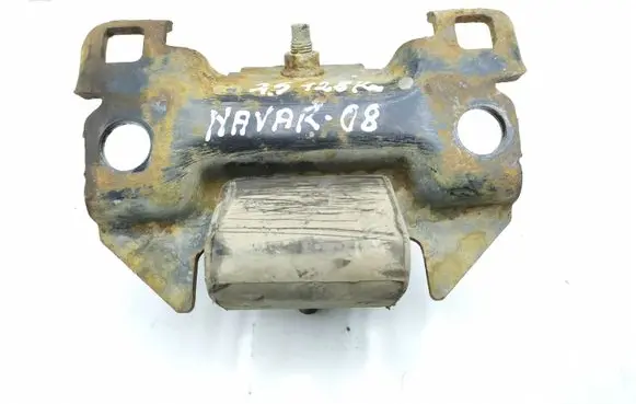 Nissan Navara D40 Engine mount bracket