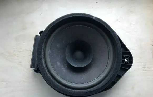 Opel Astra J Front door high frequency speaker