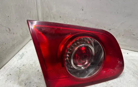 Volkswagen PASSAT B6 Tailgate rear/tail lights Z933C9945093