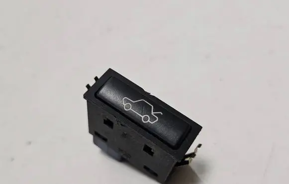 BMW 3 E46 Tailgate opening switch 8365579 5131 459700