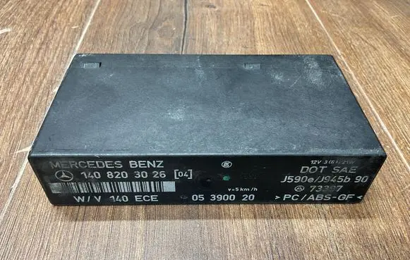 Mercedes-Benz S W140 Engine control unit/module 1408203026