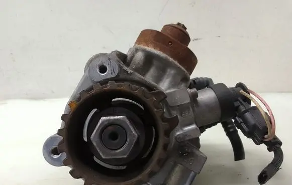 Peugeot 308 Fuel injection high pressure pump 0445010516