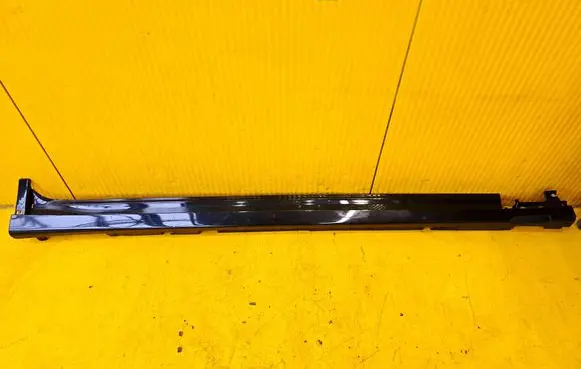 BMW X4M F98 Sill 8064816
