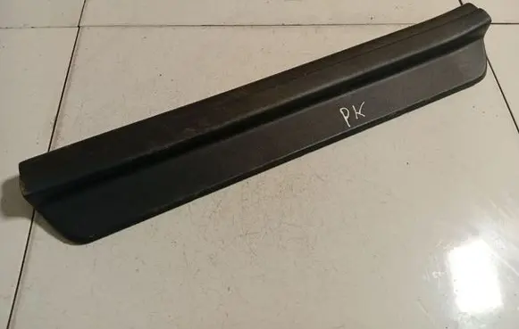 Hyundai i30 Front sill trim cover 858702R000