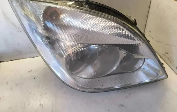 Mercedes-Benz Sprinter W906 Headlight/headlamp A9068200461 1LB24701204