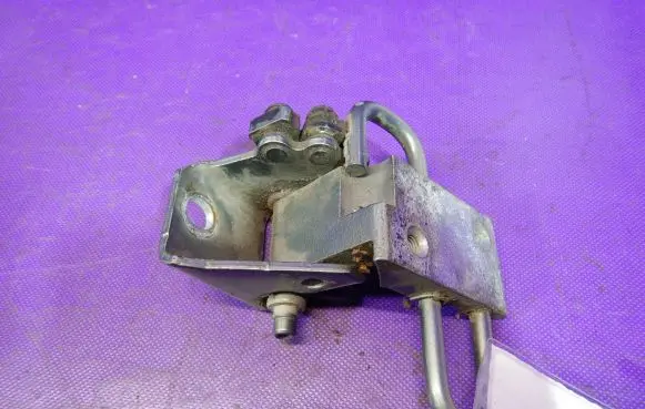 Volkswagen PASSAT B6 Front door lower hinge 3C9833412A