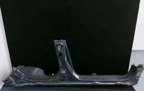 Toyota Avensis T250 Front sill (body part) 