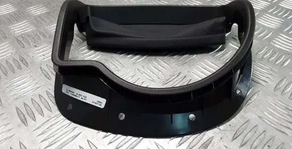 Steering wheel column trim
